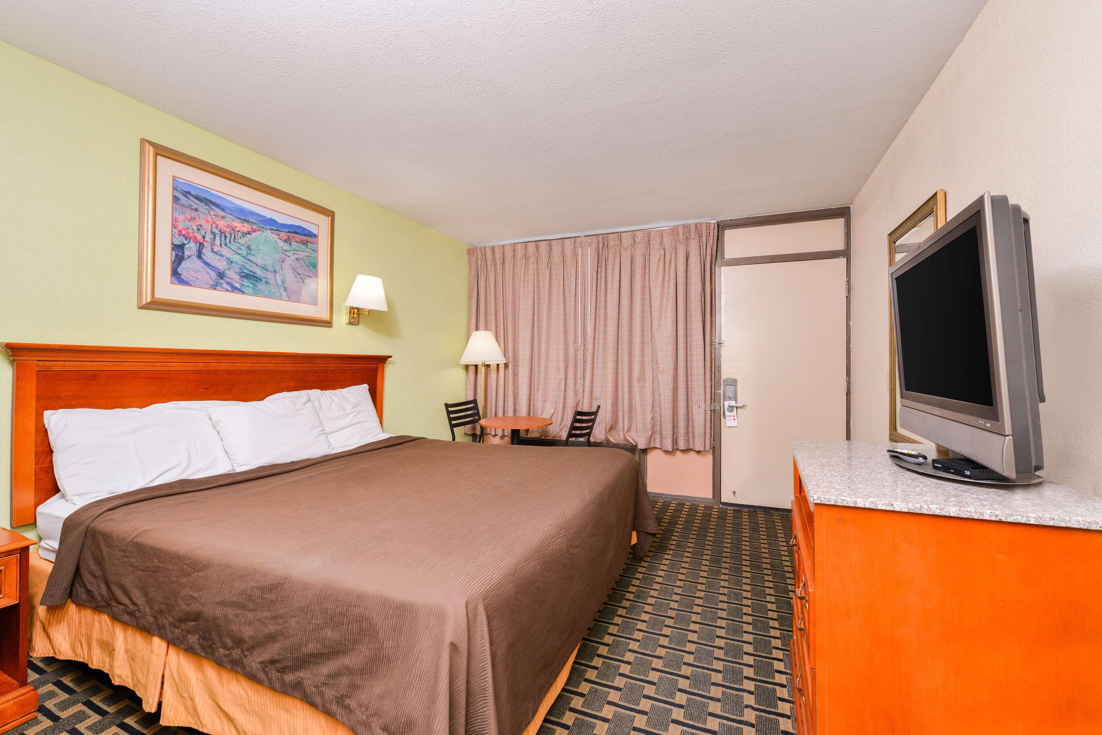 Americas Best Value Inn-Nashville/Airport South Екстер'єр фото