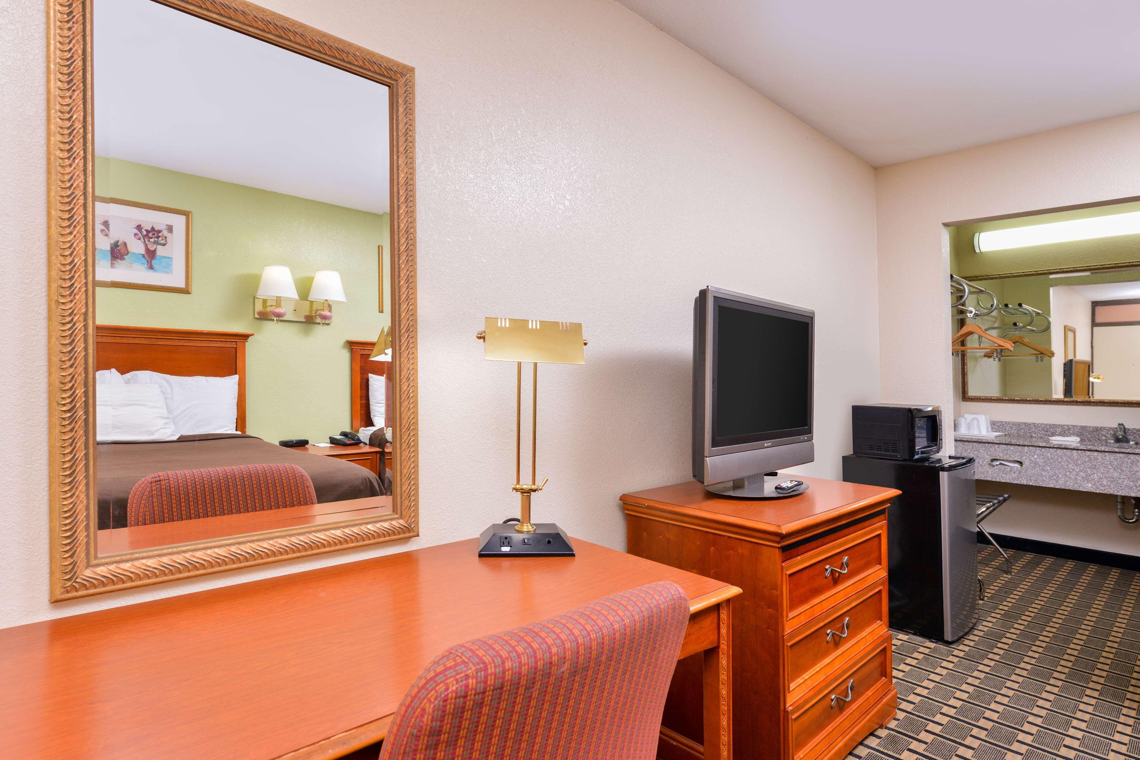 Americas Best Value Inn-Nashville/Airport South Екстер'єр фото