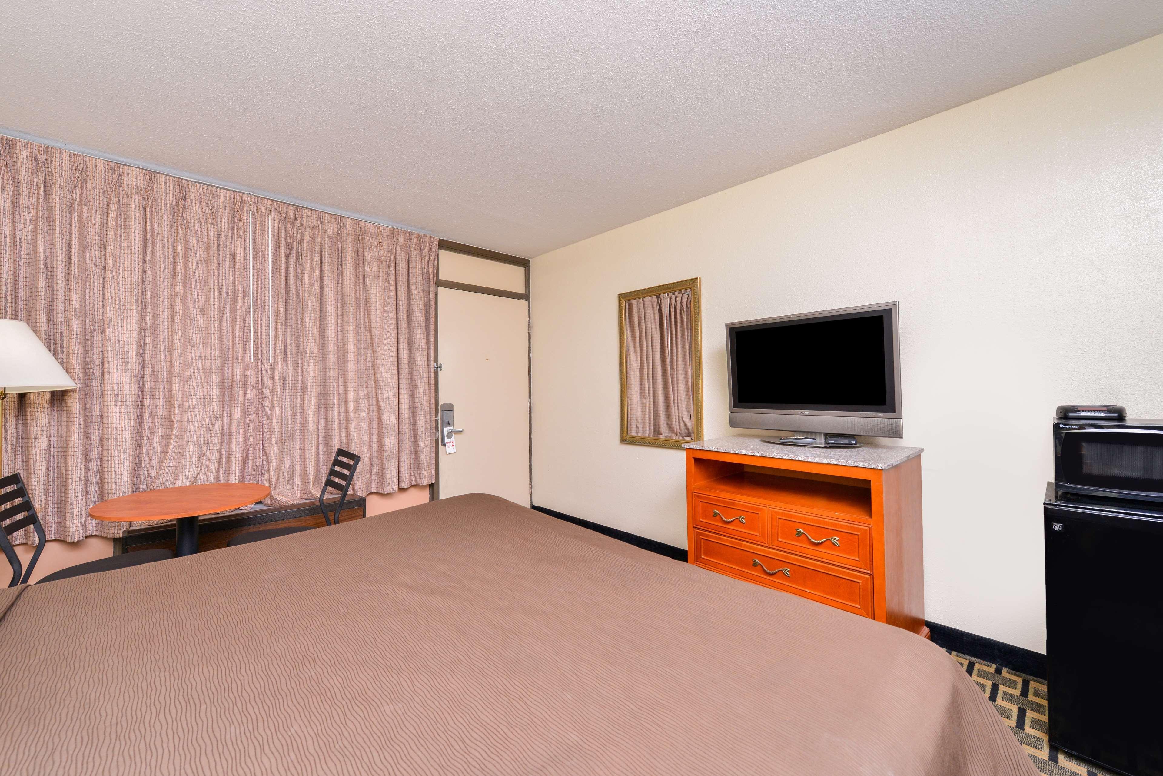 Americas Best Value Inn-Nashville/Airport South Екстер'єр фото